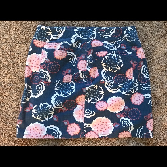 Ann Taylor Loft Denim floral skirt size 12 - Picture 2 of 2